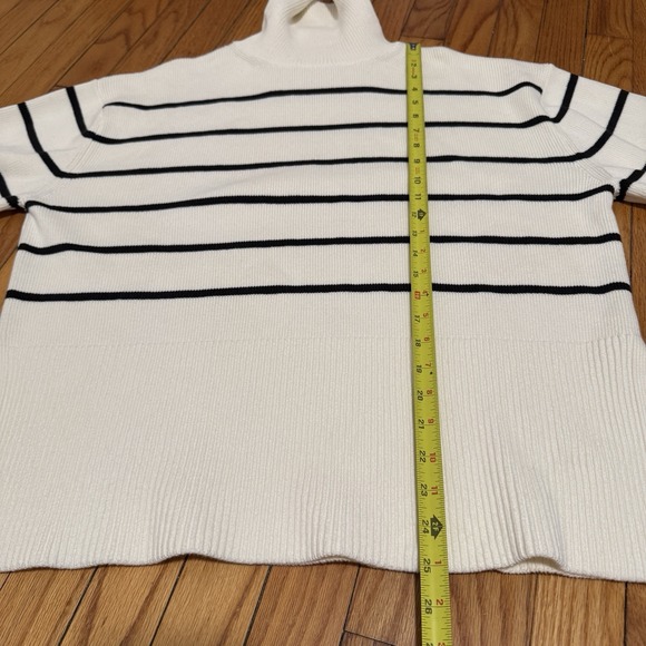 Lake Madeline Sweater in Ivory Black Stripe Size Small - Picture 9 of 9